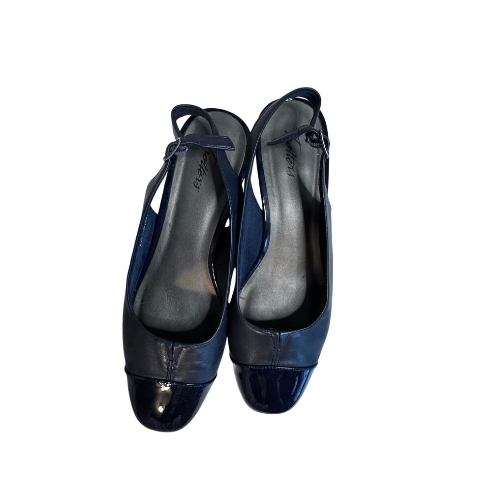 Trotters Dea Navy Leather Slingback Pumps Cap Toe Low Block Heel Shoes 9.5W